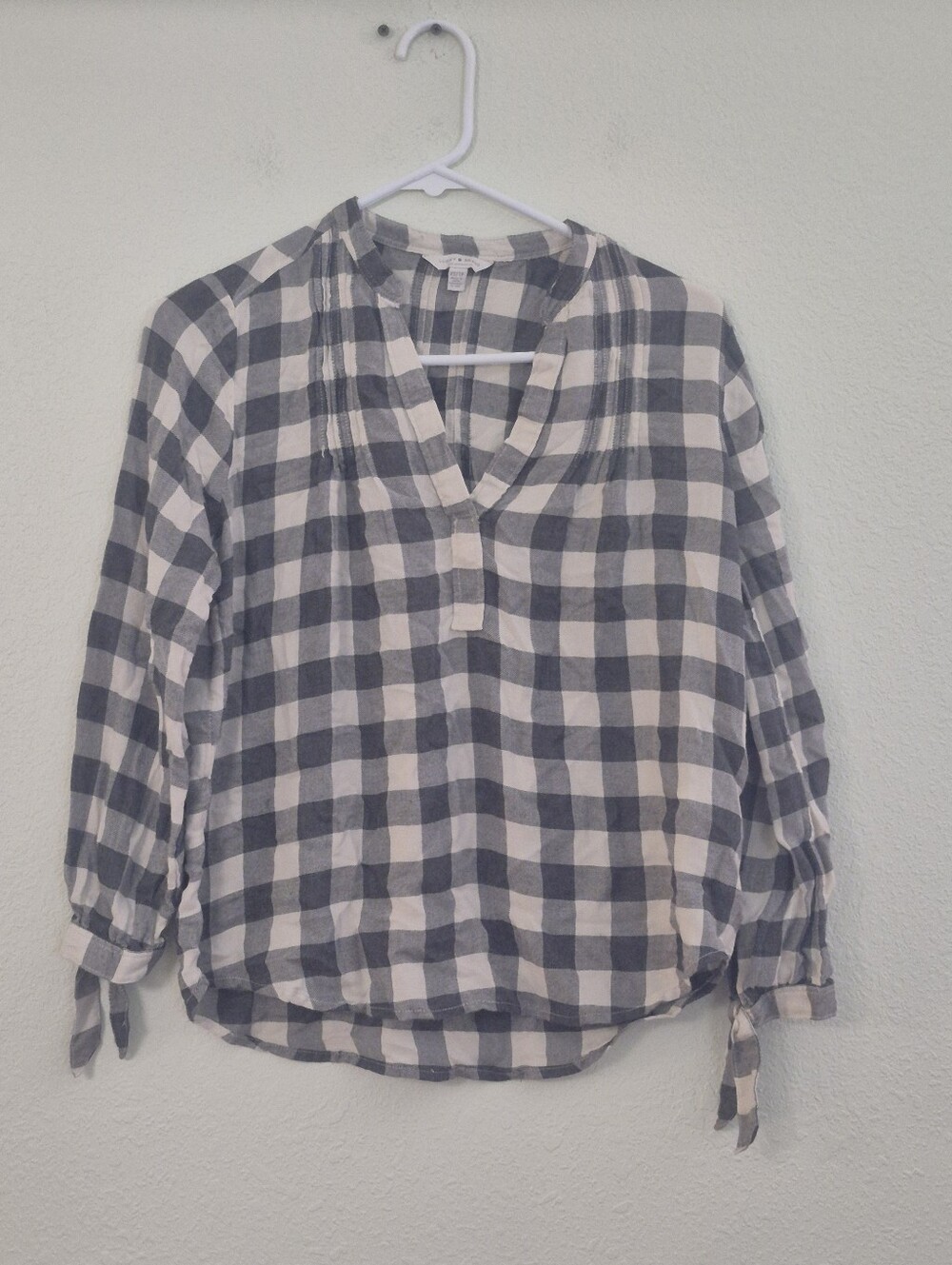 Lucky Brand Black & White Plaid V-Neck Tie-Cuff Tunic